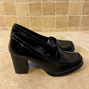 NWT Jones New York Black Women's Heeled Loafers